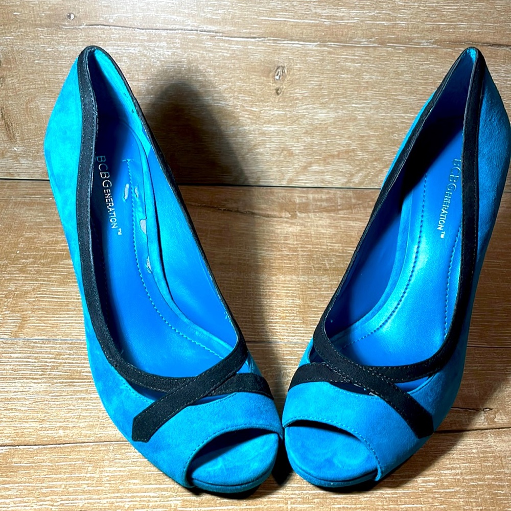 BCBGeneration Cierra Teal and Black! Never Worn! US size 8.5M